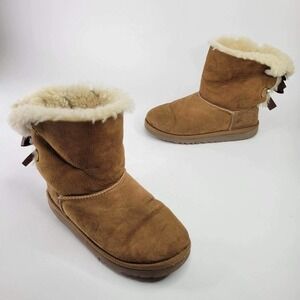UGG Chestnut Triple Bailey Bow Boots Size 4 Youth Fit Women's 6 Tan Brown